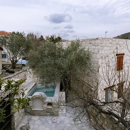 Ioulia's By Nomads *