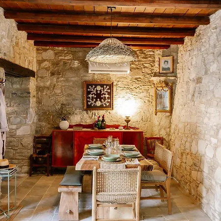 Ioulia's By Nomads Hébergement de vacances *