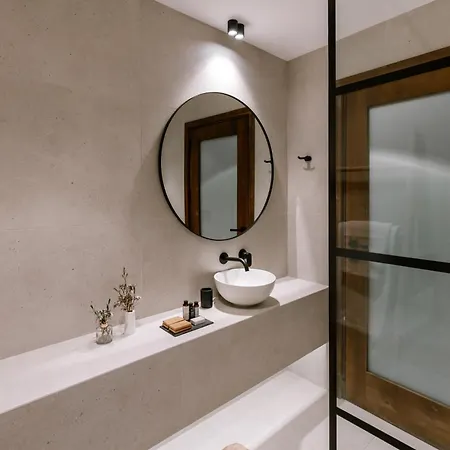 Ioulia's By Nomads Panayia