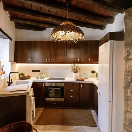 Ioulia's By Nomads Panayia