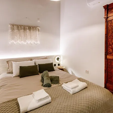 Ioulia's By Nomads Hébergement de vacances