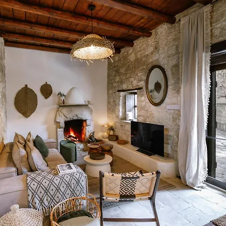 Ioulia's By Nomads Holiday home *
