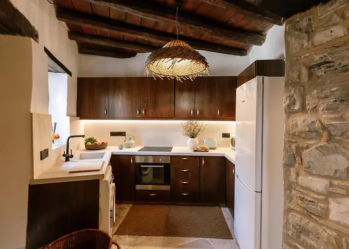 Ioulia's By Nomads Panayia